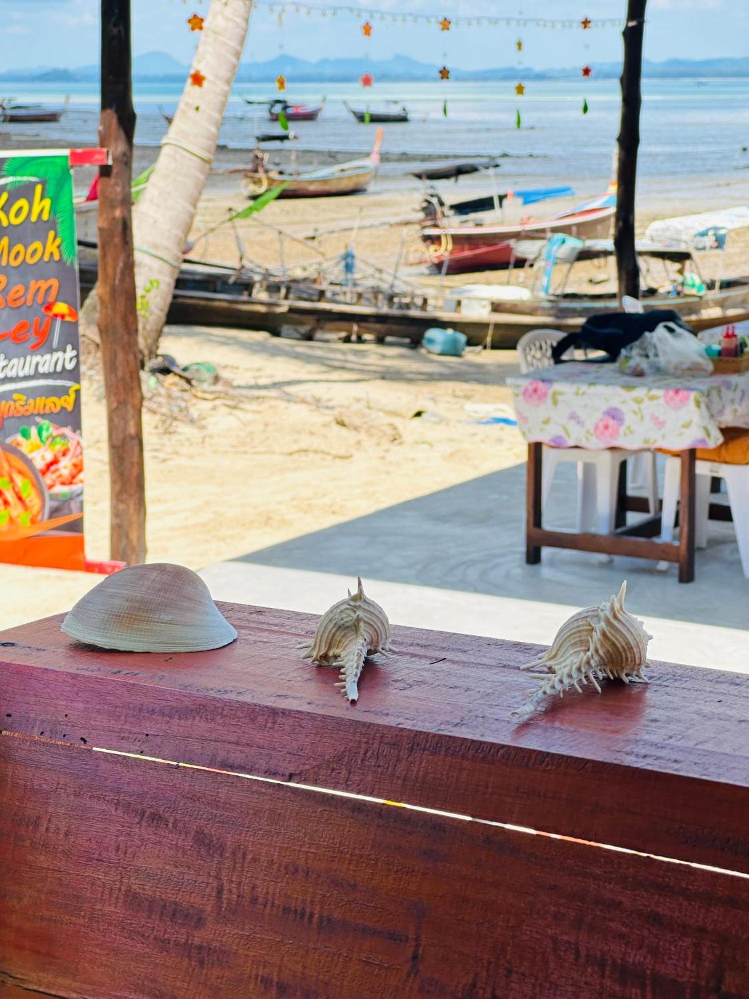 Hotel Koh Mook Rem Ley à Trang Extérieur photo
